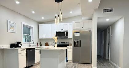 Pool Home in Seminole 5miles to Beach