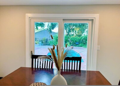 Pool Home in Seminole 5miles to Beach