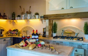 Dining - Nice home in Montelopio with WiFi (Montelopio)