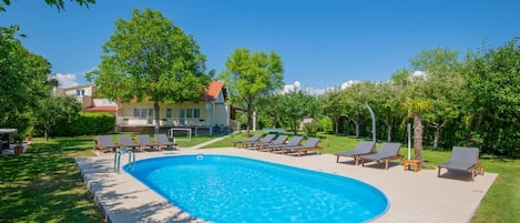 Hus | Pool | Inomhuspool och utomhuspool