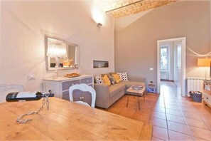 Living area - Delightful one-bedroom apartment in Pigneto (Roma)