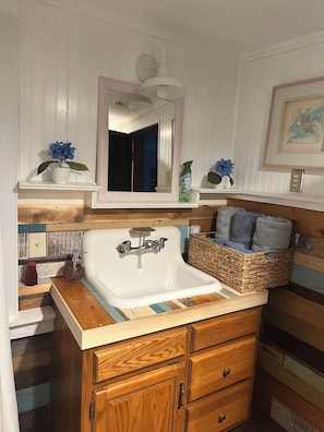 Unclassified image, 4 of 18, button - Spacious 4-bedroom house in charming Ransomville with WiFi (Ransomville)