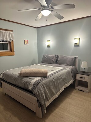 4 makuuhuonetta, silitysrauta/-lauta, Wi-Fi, vuodevaatteet