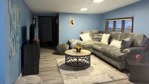 Unclassified image, 5 of 18, button - Spacious 4-bedroom house in charming Ransomville with WiFi (Ransomville)
