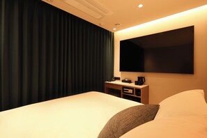 Standard Double | In-room safe, blackout curtains, free WiFi, bed sheets - New Blanc Central Myeongdong (Seoul)