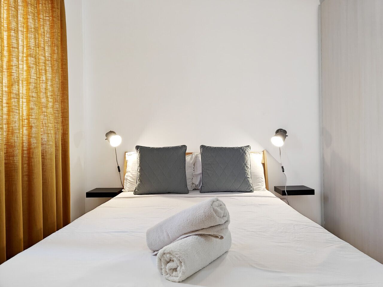 2 habitaciones, escritorio, tabla de planchar con plancha y wifi gratis 