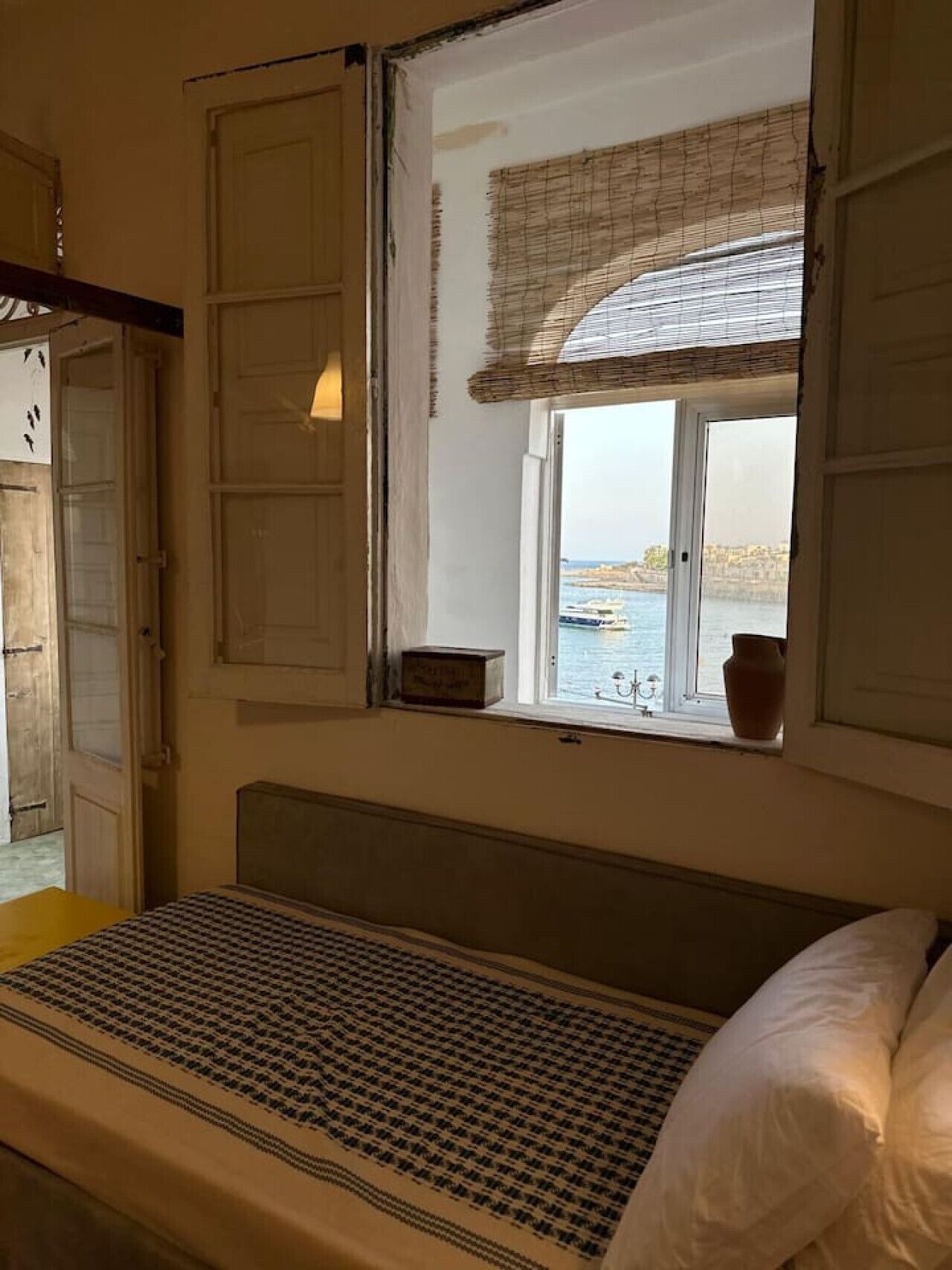 1 habitación, escritorio, tabla de planchar con plancha y wifi gratis 