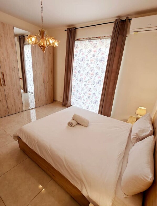 1 bedroom, iron/ironing board, free WiFi, bed sheets - Seaside 2 bedroom apartment (Wied il-Ghajn)