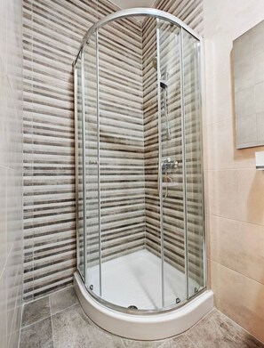 Hair dryer, towels - Seaside 2 bedroom apartment (Wied il-Għajn)