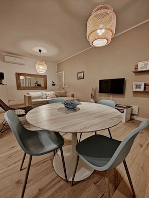 Interior - Hilltop 2 bedroom apartment with Communal pool (Il-Kalkara)