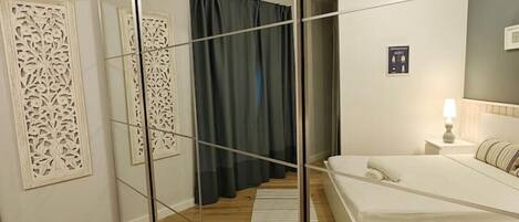 2 habitaciones, tabla de planchar con plancha y wifi gratis
