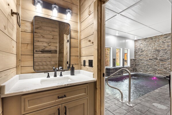 Half a bath near the pool for your convenience!