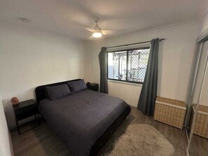 2 dormitorios, tabla de planchar con plancha, wifi y ropa de cama