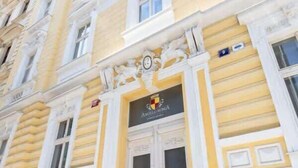 Exterior detail - TurnKey | Angelo Roma Two Level Cozy Studio (Praha 2)