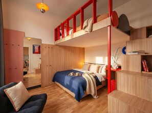 2 bedrooms, iron/ironing board, travel crib, WiFi - TurnKey | Wenceslas square Loft Apartment V (Praha 1)