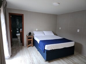 1 bedroom, desk, travel cot, WiFi