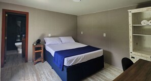 1 bedroom, desk, travel crib, WiFi