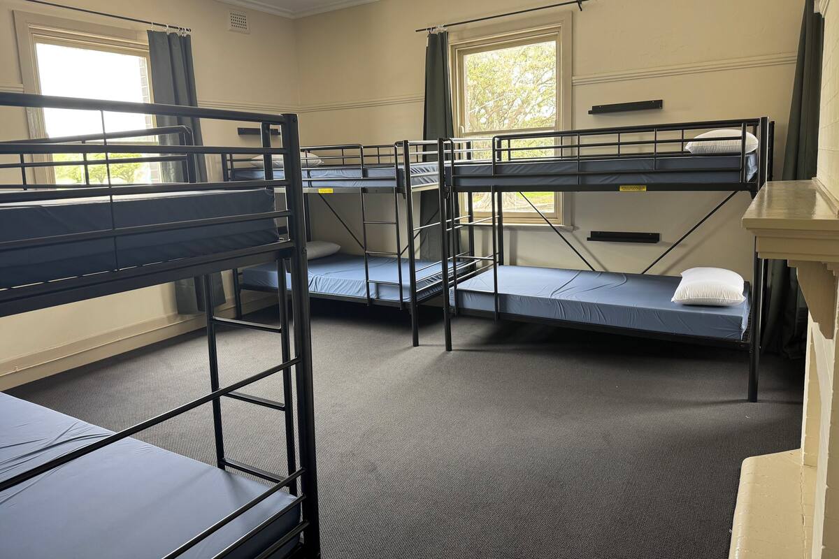 Mixed Dorm (6 beds) | Iron/ironing board, WiFi (free)