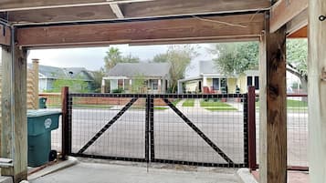 House (2 Bedrooms) | Property amenity