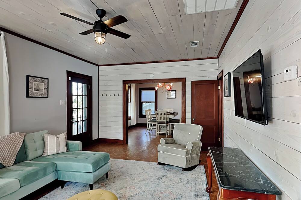 Treehouse Haven by Ryson Vacation Rentals - Port Bolivar, TX
