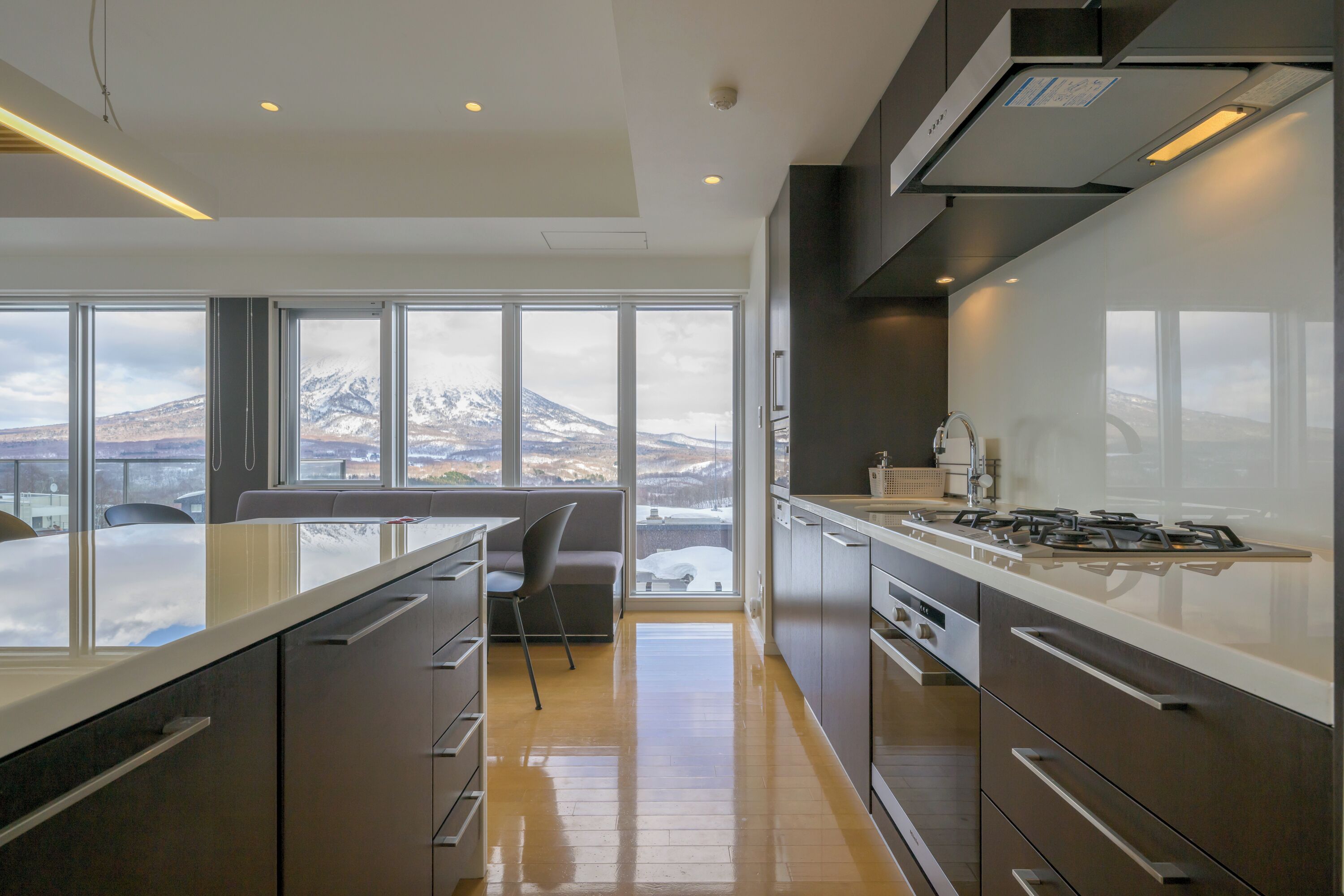 خزنة داخل الغرفة وستائر تعتيم ومكواة/لوح كي وواي فاي مجانًا