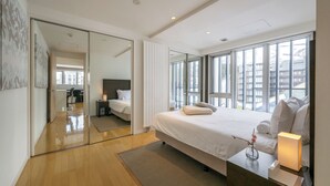 พรีเมียมอพาร์ทเมนท์, 3 ห้องนอน | ตู้นิรภัยในห้องพัก, ผ้าม่านกันแสง, เตารีด/โต๊ะรีดผ้า, Wi-Fi ฟรี