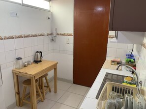 Private kitchen - Fantastic 3-bedroom apartment with WiFi in San Borja, Peru (Lima)