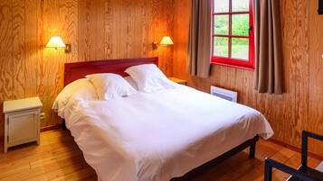 4 bedrooms, individually furnished, bed sheets