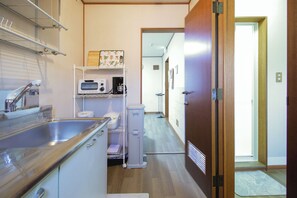 冰箱、微波炉、炉灶、电热水壶