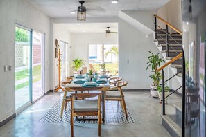 Deluxe Cottage, Garden View | Dining room - Vida Casa Kuxtal Roof con vista al Lago (Puente de Ixtla)