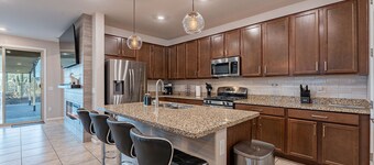 Saguaro Heaven, Charming 4-bedroom + sleeping sofa, WiFi,AC in  Sahuarita AZ