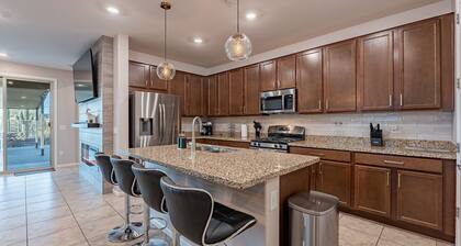 Saguaro Heaven, Charming 4-bedroom + sleeping sofa, WiFi,AC in Sahuarita AZ