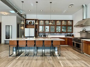 Fridge, microwave, oven, stovetop - Newly Renovated 4 Bedroom Loft & Private Balcony (Denver)