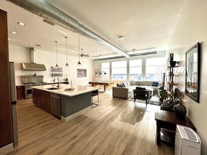 Interior - Newly Renovated 4 Bedroom Loft & Private Balcony (Denver)