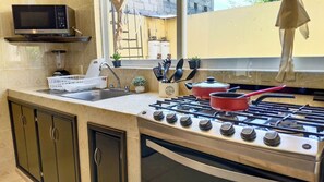 Fridge, microwave, oven, coffee/tea maker