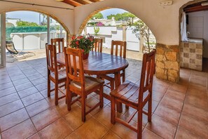 Villa | Outdoor dining - Can Rovet - House With Private Pool. Free Wifi (Alcúdia)