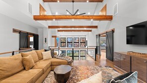 Interior - The Grand on Greenbay-7 Bedrooms Sleeps 20 Modern new Build (Mooresville)