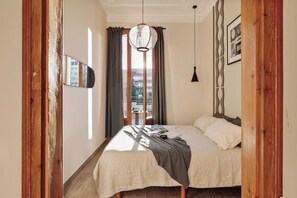 3 bedrooms, iron/ironing board, WiFi, bed sheets - Kusku - 3 bedrooms and balcony in Eixample Dreta (Barcelona)