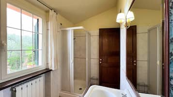 House | Bathroom