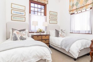 6 bedrooms, in-room safe, desk, iron/ironing board