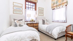 6 bedrooms, in-room safe, desk, iron/ironing board - Kwaaiwater Heritage House | Luxury Coastal Villa (Hermanus)