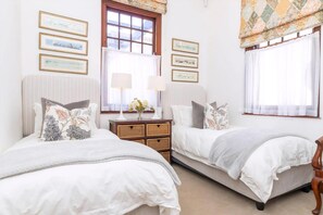 6 bedrooms, in-room safe, desk, iron/ironing board
