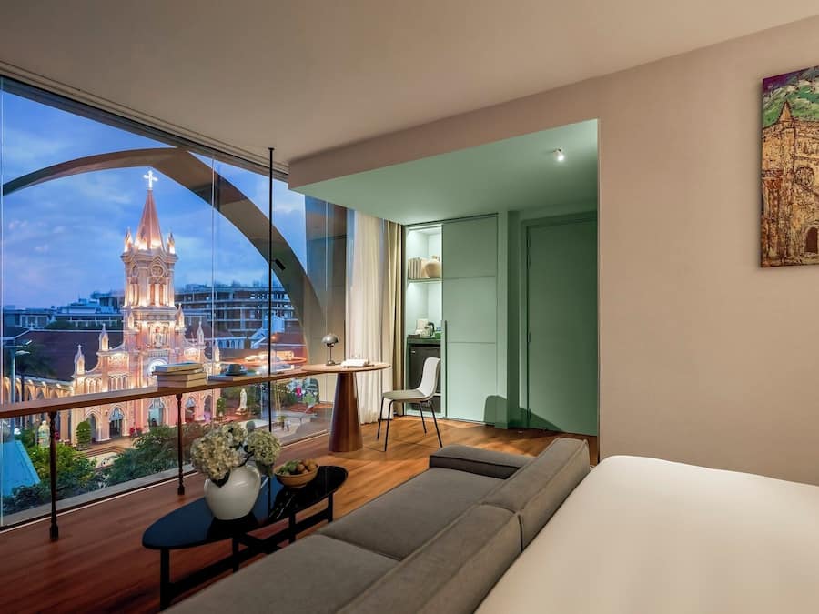 Premier Relish Room City View | Minibar, in-room safe, laptop workspace, blackout curtains