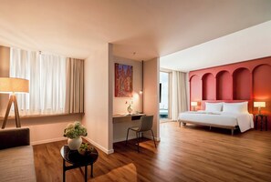 Room, 1 Bedroom | 1 bedroom, minibar, in-room safe, laptop workspace