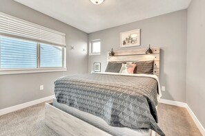 3 bedrooms, WiFi, bed sheets