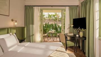 Premier Garden Terrace | Courtyard view