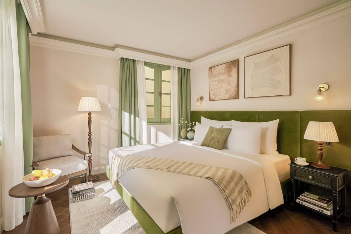 1 bilik tidur, peti besi dalam bilik, langsir/tirai gelap terus