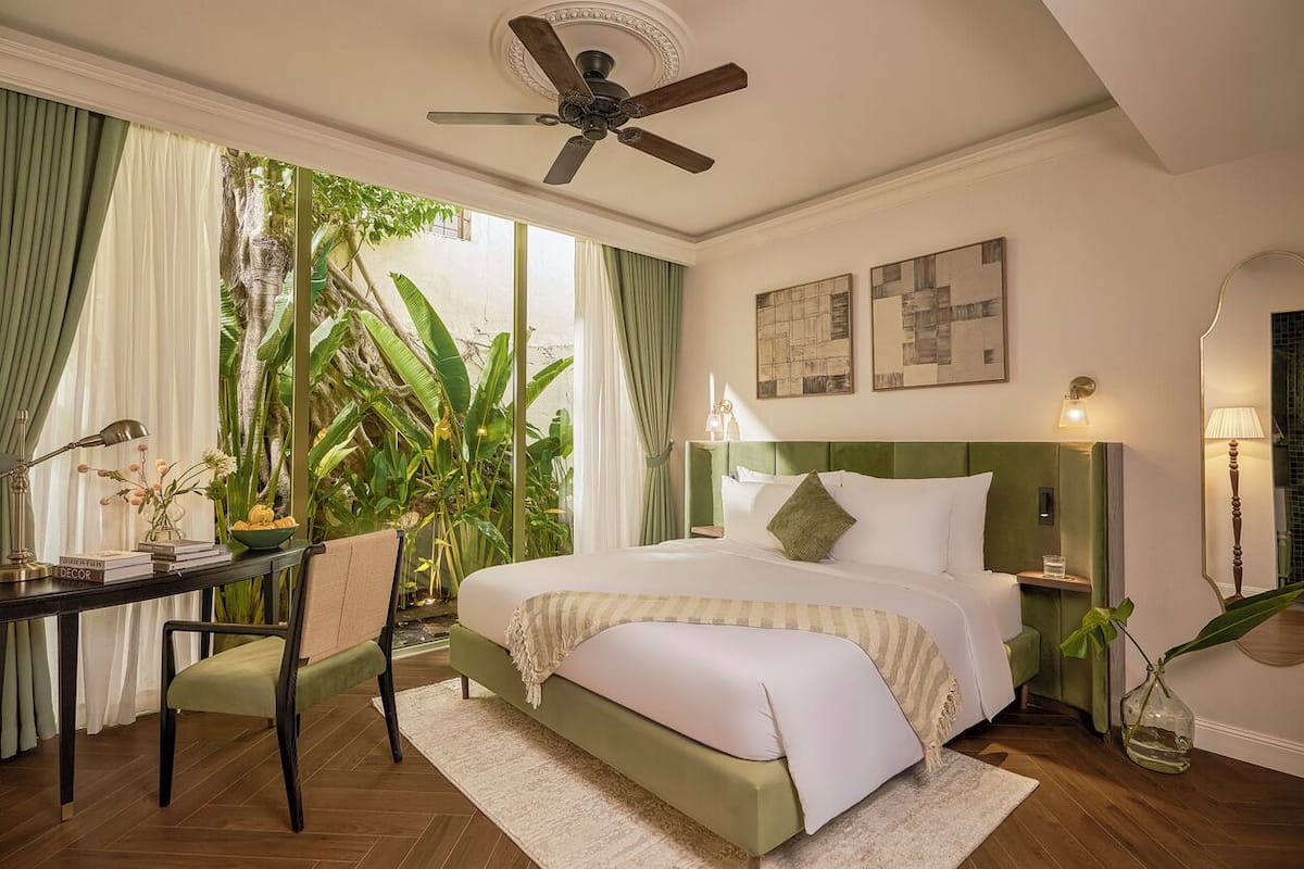 Superior Room, 1 Katil Raja (King) | 1 bilik tidur, peti besi dalam bilik, langsir/tirai gelap terus