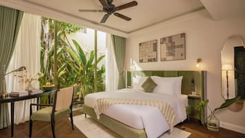 Superior Room, 1 King Bed | In-room safe, blackout drapes, iron/ironing board, free WiFi