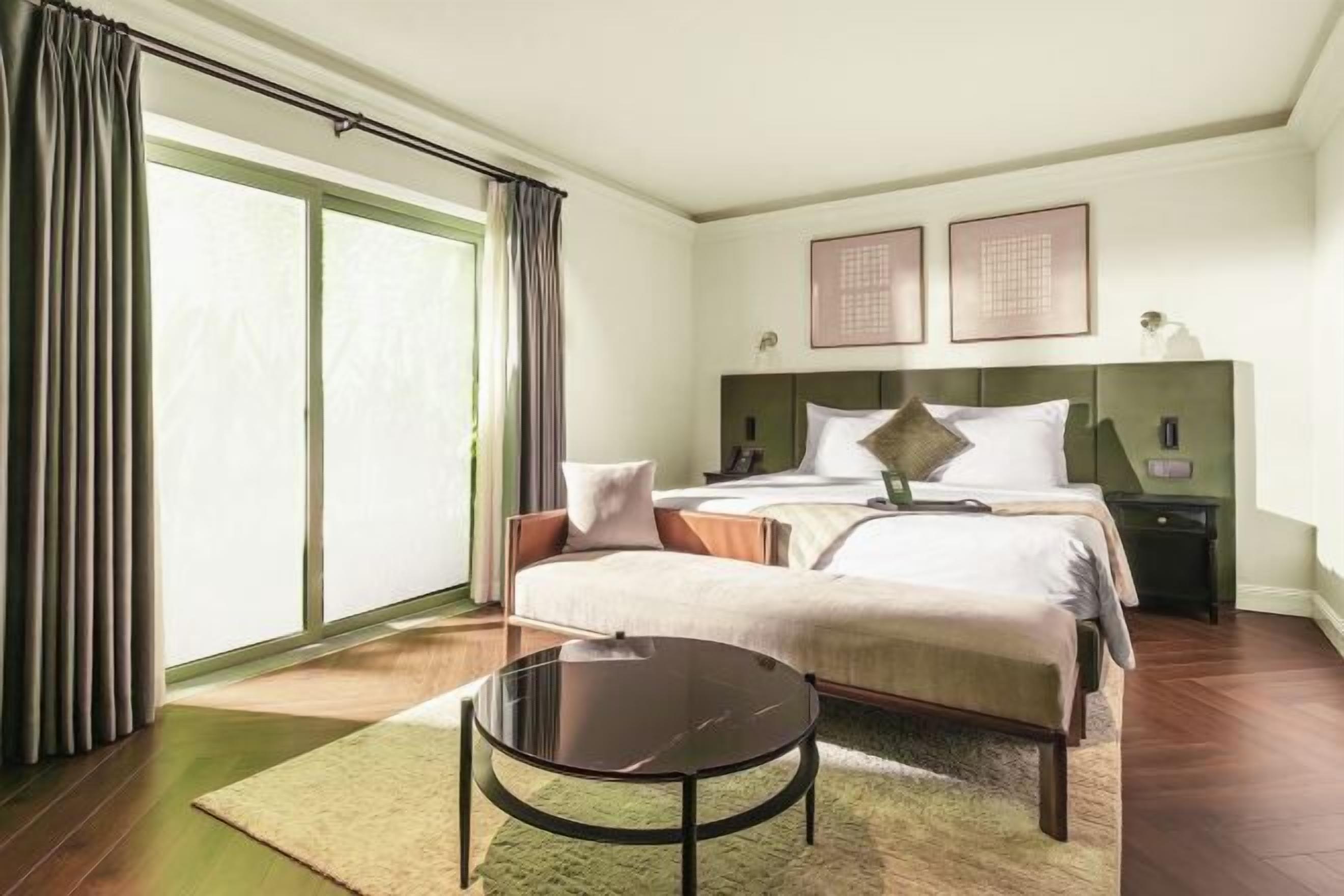 Een kluis op de kamer, verduisterende gordijnen